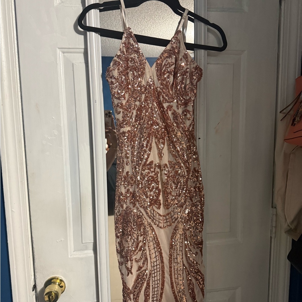 Elegant Sequin Embellished Dress - Rose Gold